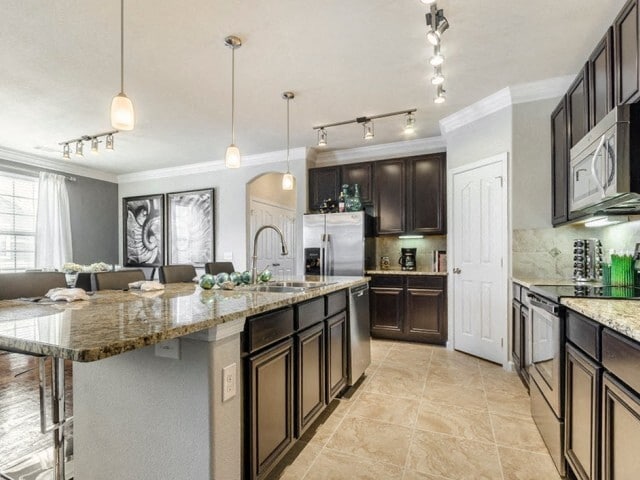 Building Photo - Villages of Briggs Ranch