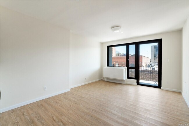 Foto del edificio - 87-65-87171 171st St