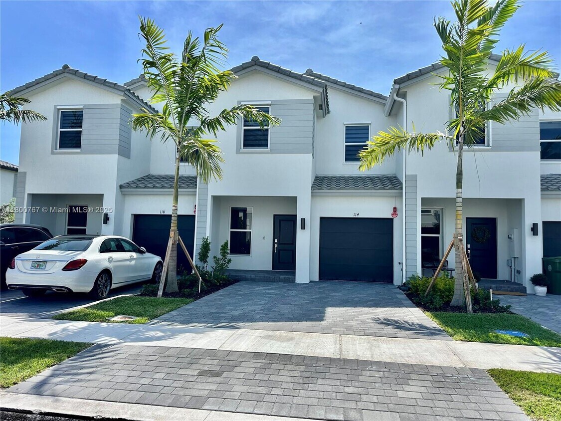 Primary Photo - 114 SW 184th Pl