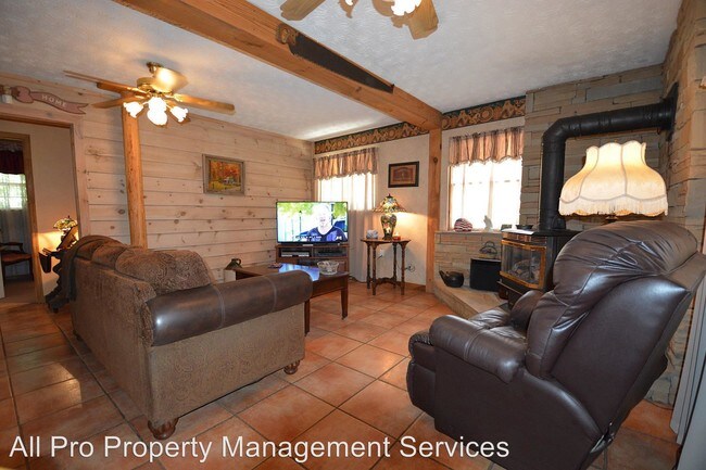 Building Photo - 676 Rocky Flats Rd