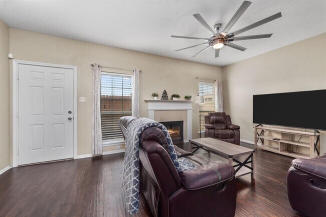 Foto del edificio - 3174 Holly Hall St