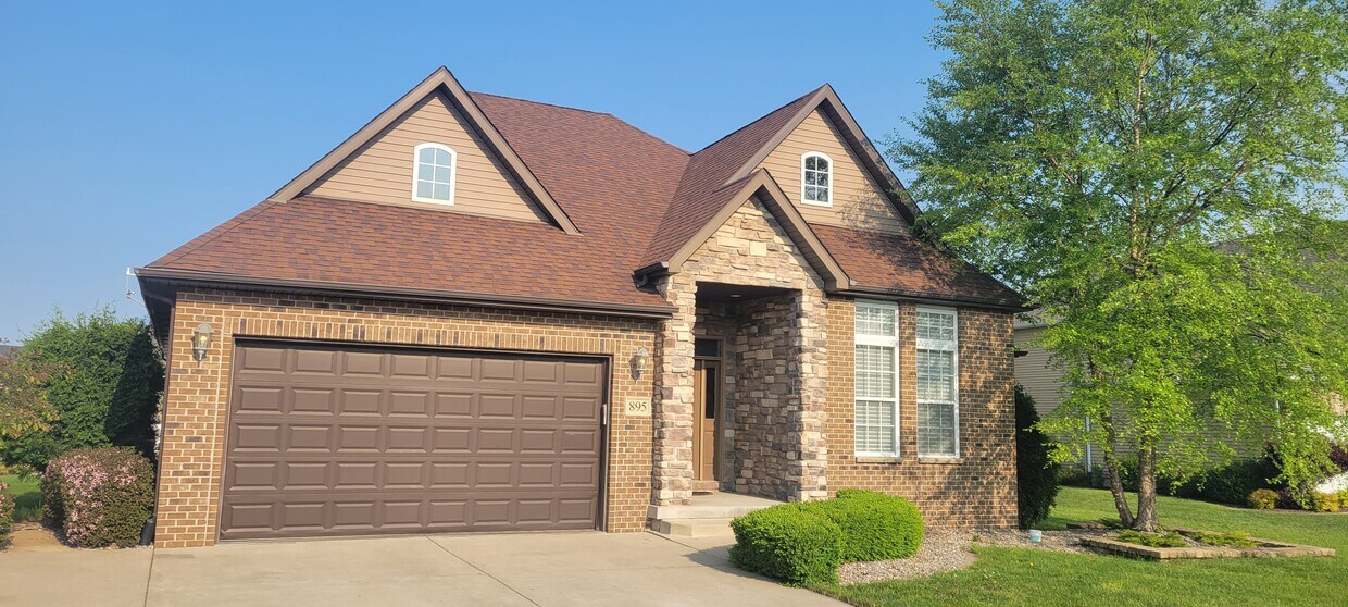 Foto principal - 895 Huey Dr