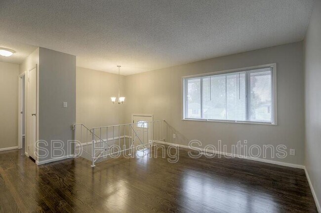 Building Photo - 9524 Wallace Ave