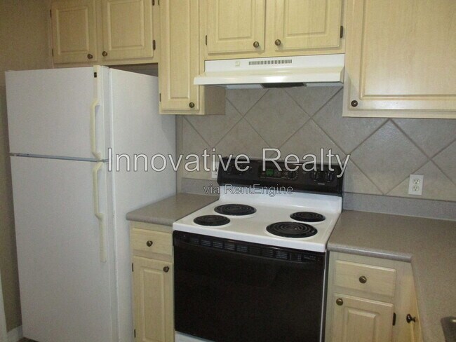 Building Photo - 1375 Lake Shadow Cir