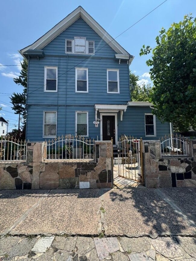Building Photo - 482 10th Ave