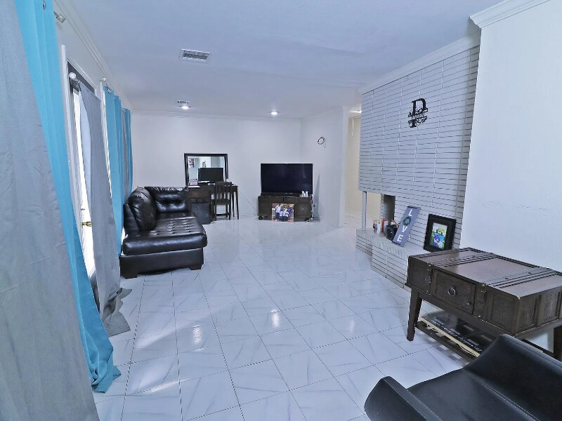 Foto del edificio - 1916 Spencer Ave