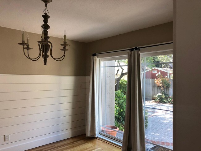 Foto del edificio - 107 Clover Ln