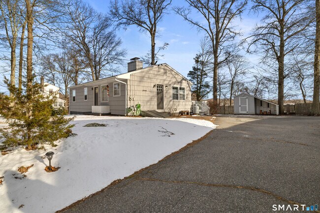 Foto del edificio - 12 Beach Park Rd