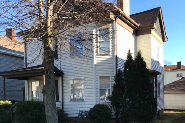 Laura St First Floor - 377 Laura St