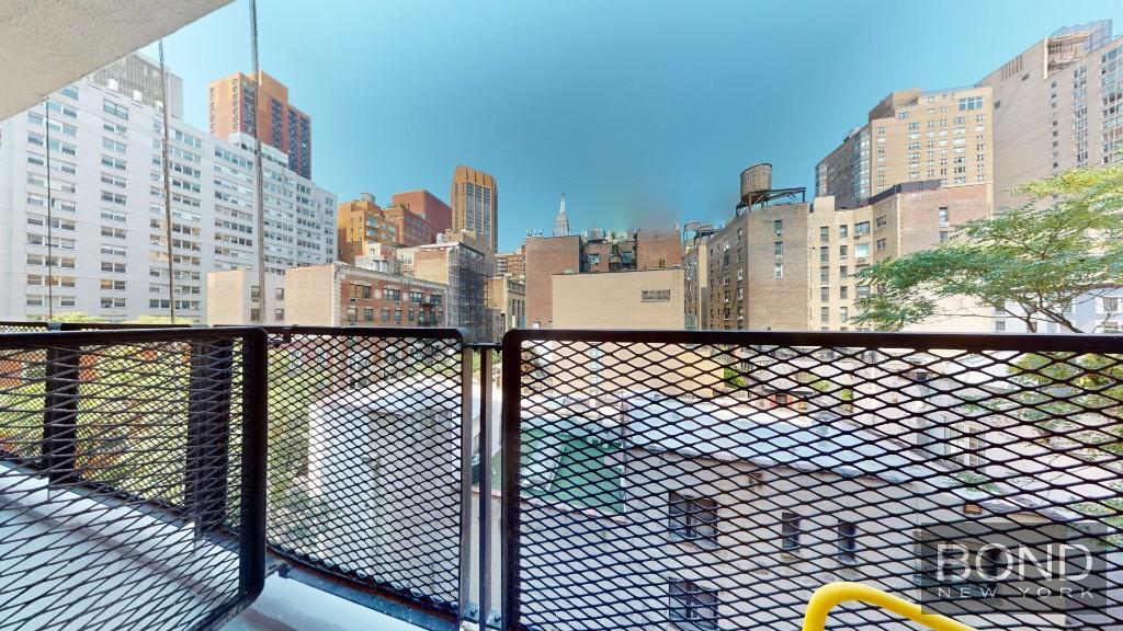 Foto principal - 165 E 35th St