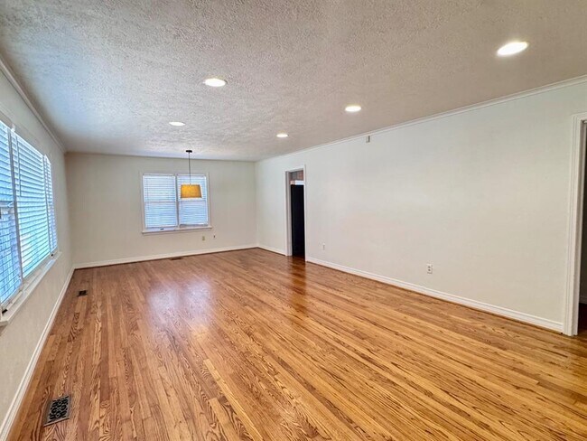 Foto del edificio - 2724 NW 33rd St