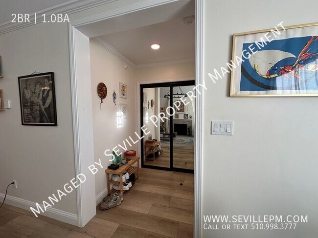 Foto del edificio - AVAILABLE NOW: RECENTLY REMODELED & UPGRAD...