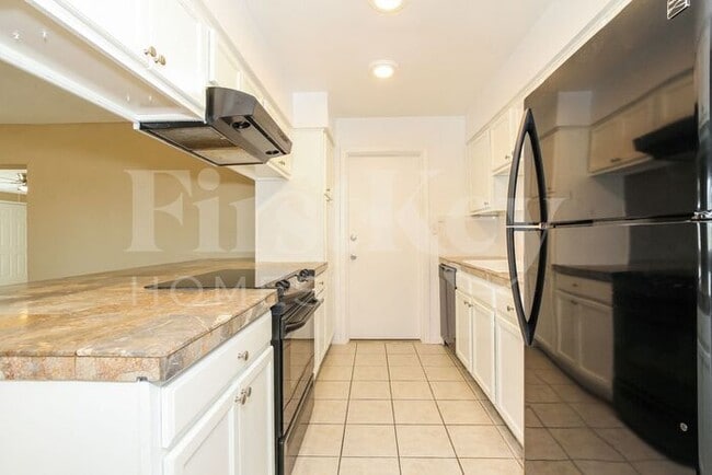 Building Photo - 3742 W Altadena Ave