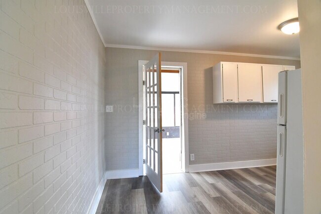 Foto del edificio - 9002 Whippoorwill Rd