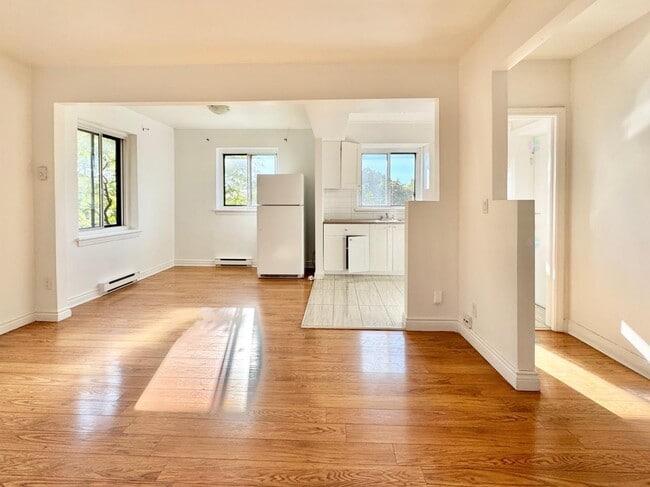 Building Photo - 349 Bd Graham