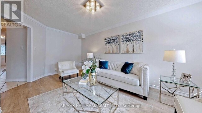 Building Photo - 77 Silverdart Crescent