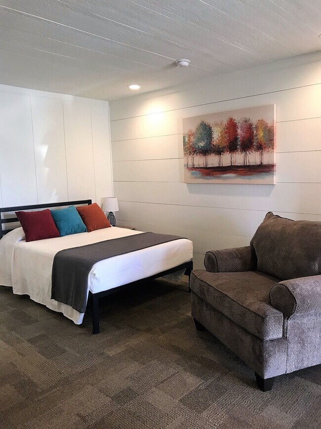 Spacious Micro apartment - 800 Hawkins St
