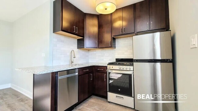 Foto del edificio - 454 W Barry Ave