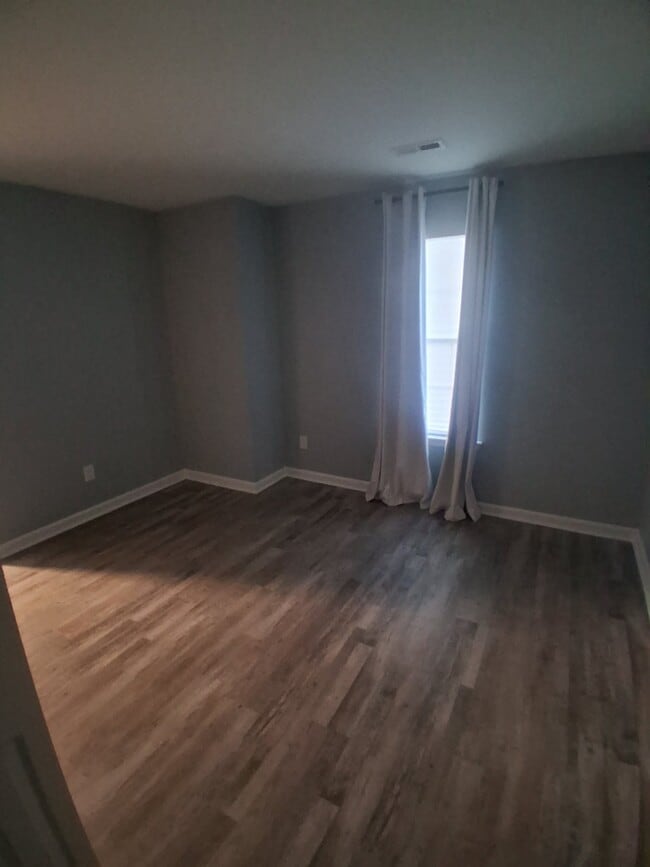 Building Photo - 104 Bay Colony Ct