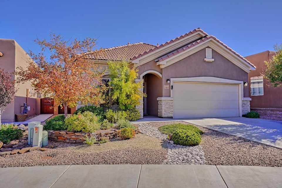 Foto principal - 704 Desert Marigold Ct