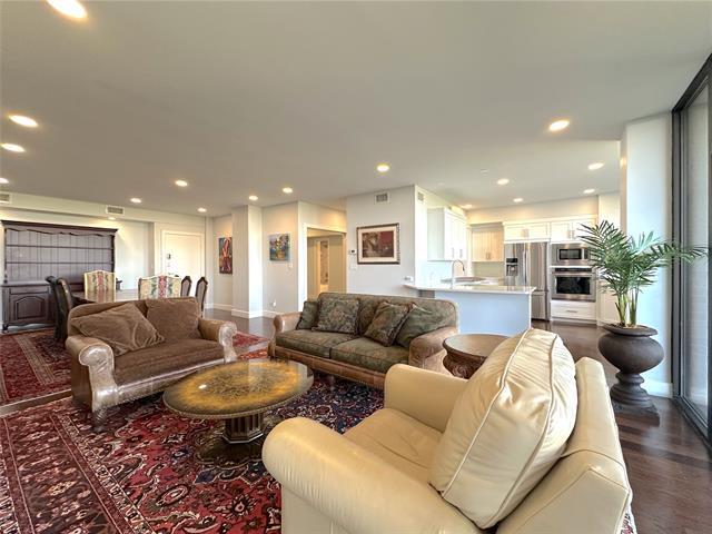 Foto del edificio - 5200 Keller Springs Rd