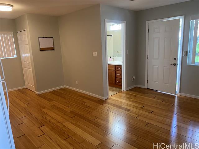 Building Photo - 94-565-565 Holaniku St