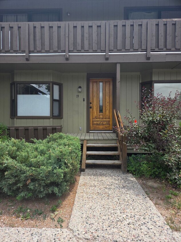 Foto principal - 19 W Oak Ave