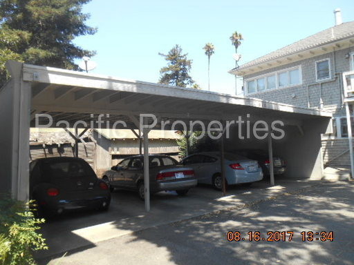 Building Photo - 520 Riley St