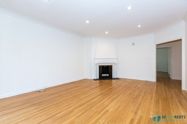Building Photo - Russian Hill: Updated 1 Bed 1 Bath Apartme...