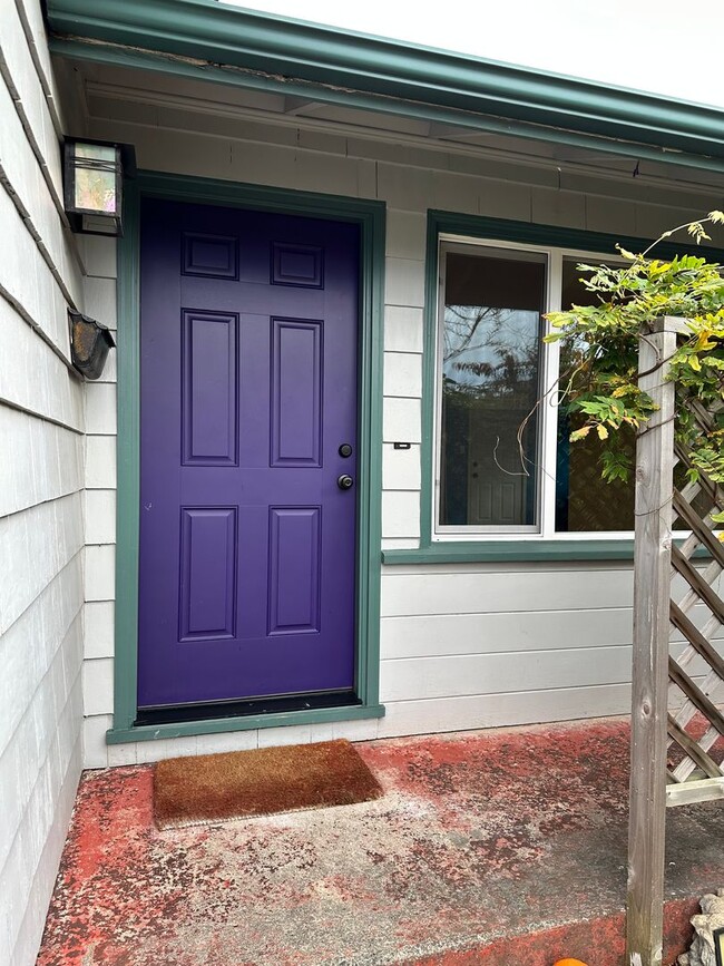 Building Photo - 3145 Oregon St