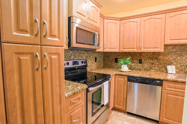 Building Photo - 2521  Pansey Lane 7-A Delray Beach Fl 33445