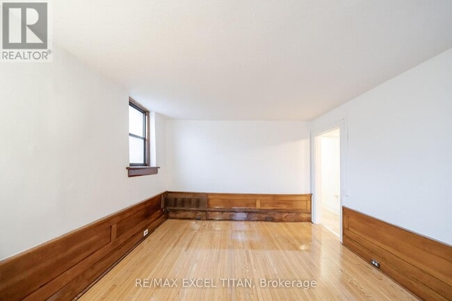 Building Photo - 2 Kingston Rd