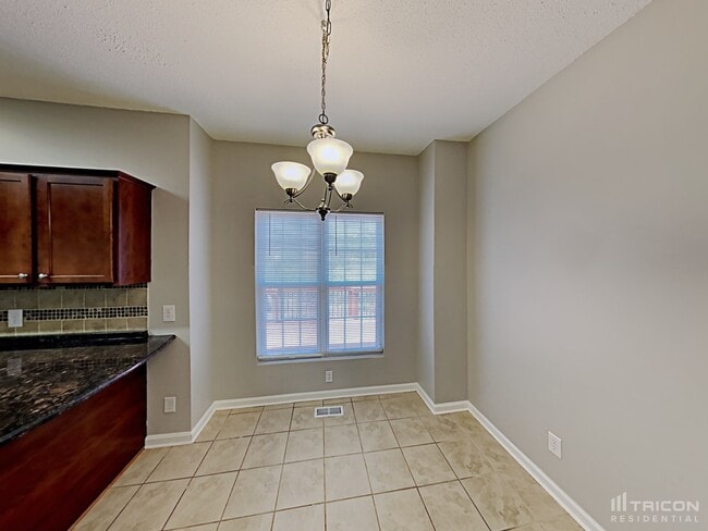 Building Photo - 1017 Woodland Pointe Dr