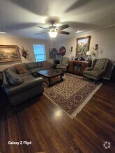 Building Photo - 5028 Lahoma St