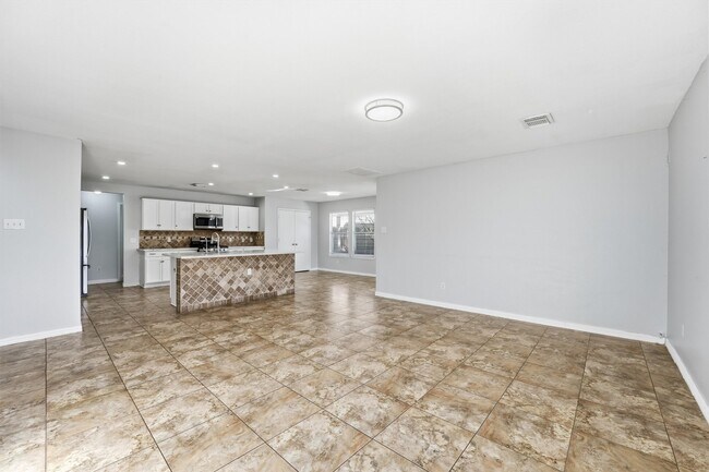 Foto del edificio - 9602 Tree Sparrow Ln