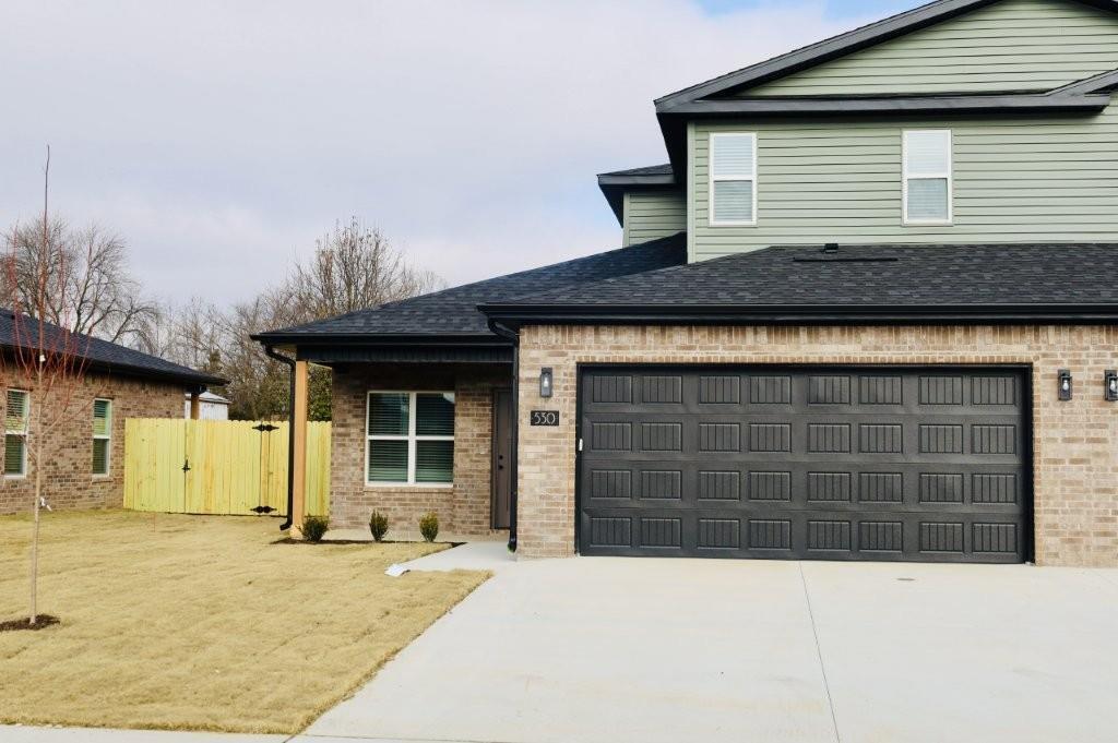 Primary Photo - 530 Cosmos St