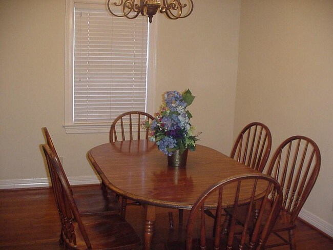 Foto del edificio - 4846 Knickerbocker St