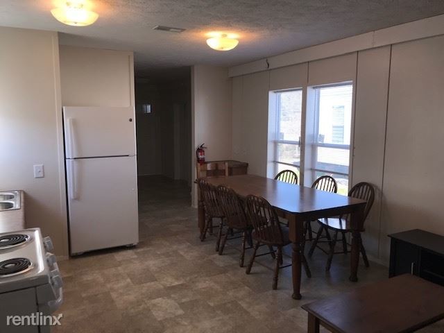 Foto principal - 131 N Main St