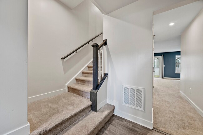 Building Photo - 586 Westport Street
