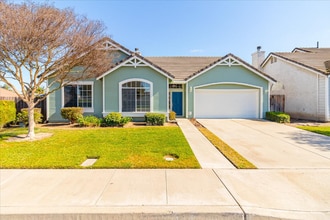 Building Photo - 1810 Crestwood Ave