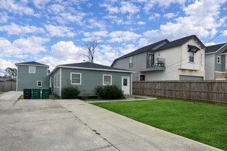 Building Photo - 8704 Lanewood Dr