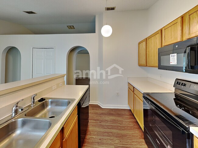 Foto del edificio - 6544 Gentle Oaks Dr S