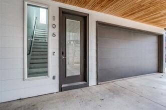 Building Photo - 2317 Moser Ave