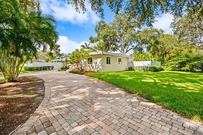 Foto del edificio - 1300 SW 17th St