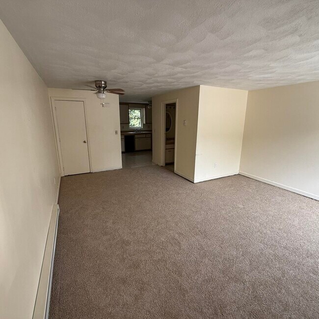 Building Photo - 59 Stonegate Ln
