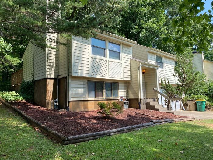 Foto principal - Split Level & Spacious in Marietta!