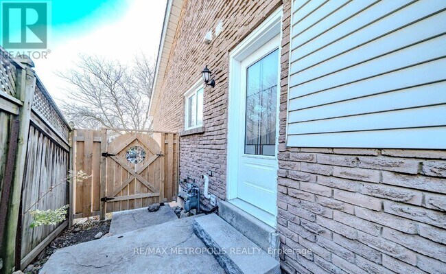 Building Photo - 378 Daytona Ct