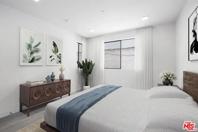 Foto del edificio - 1111 N Kenmore Ave