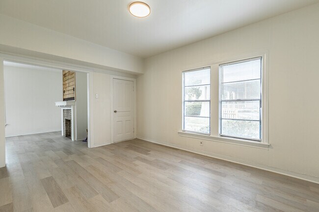 Building Photo - 515 N 15th St