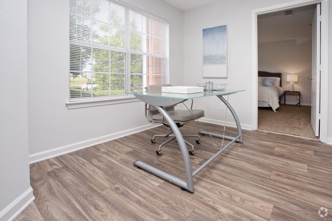 2BR, 2BA - 1166 SF - Tramore Village